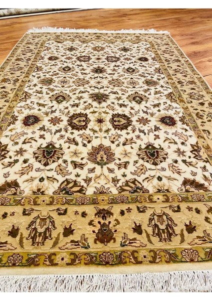 El Dokuması, Kabartma Desenli Antik Ipekli Uşak Halısı (123 x 189 cm , 2.32 M²) modelleri