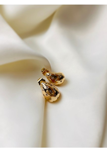 Taş Detaylı Damla Formlu Gold Çelik Kadın Küpe | Işıltılı ve Modern Tasarım