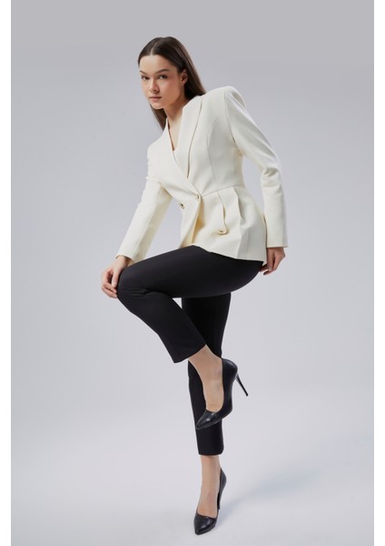 Ekru Regular Fit Pile Detaylı Blazer Ceket