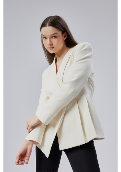 Ekru Regular Fit Pile Detaylı Blazer Ceket