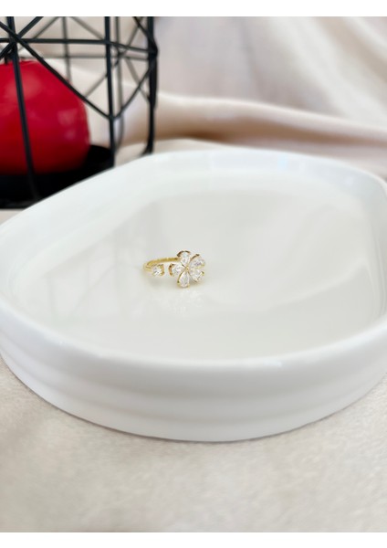 Zirkon Taşlı Papatya Model Ayarlanabilir Gold Çelik Yüzük