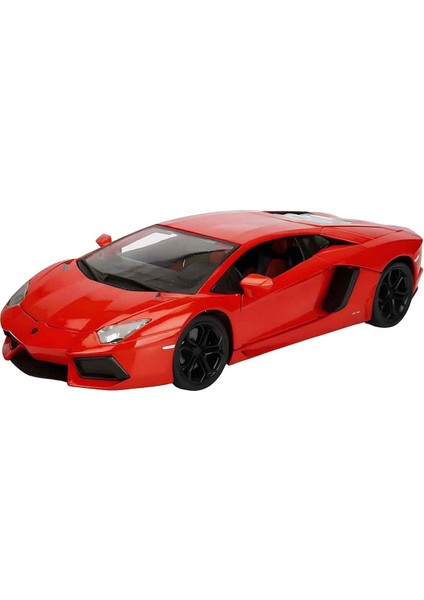 Lamborghini Aventador LP700-4 Model Araba: 1:18 Ölçekte Hız ve Zarafet Bir Arada!