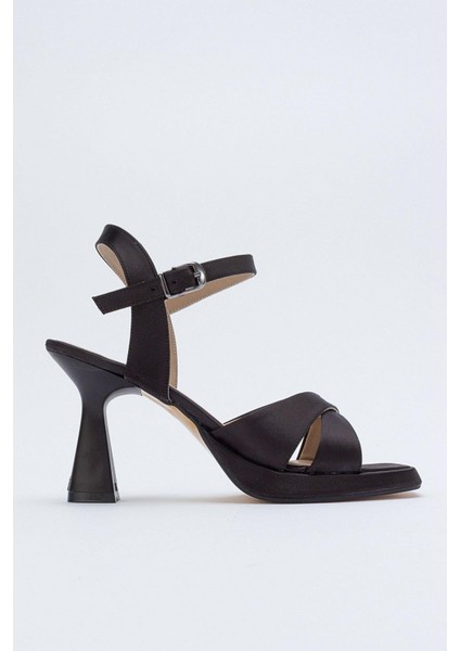 Çapraz Bantlı Platformlu Kadın Topuklu Sandalet SİYAH SATEN fiyatları