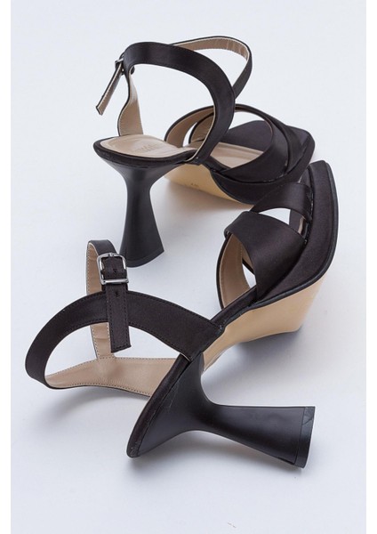 Çapraz Bantlı Platformlu Kadın Topuklu Sandalet SİYAH SATEN fırsatları