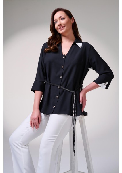 Büyük Beden Yaka Da Aksesuar Detaylı ve Kendinden Kemerli Gömlek