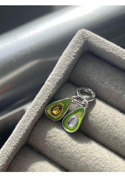 Avokado Çift Sallantılı Charm