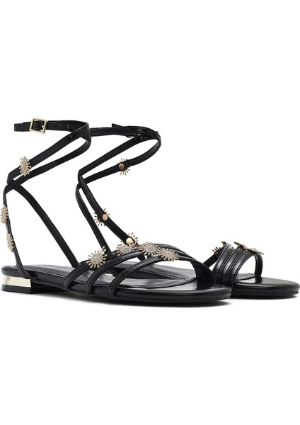 Kadın Siyah Bilekten Tokalı Taşlı Sandalet 25SFE481132 modelleri