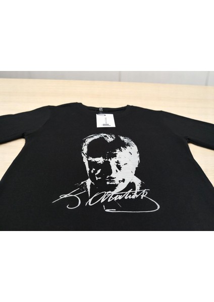 Atatürk Baskılı Siyah Uzun Kollu Unisex Çocuk Tişörtü (T-Shirt) modelleri