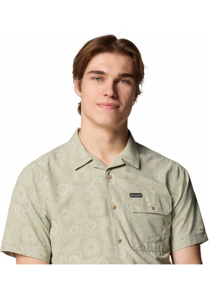 Tech Trail Utility Printed Woven Erkek Kısa Kollu Gömlek fırsatları
