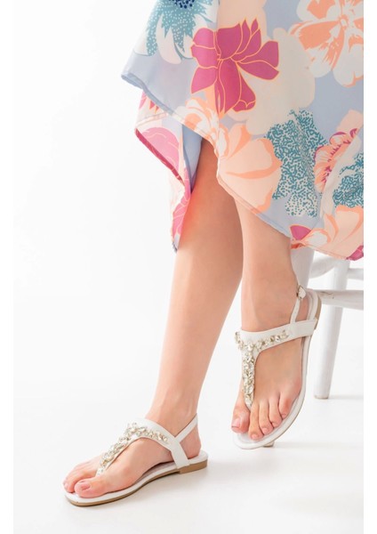 152-1110 Beyaz Gümüş Taşlı Parmak Arası Kadın Sandalet fiyatları