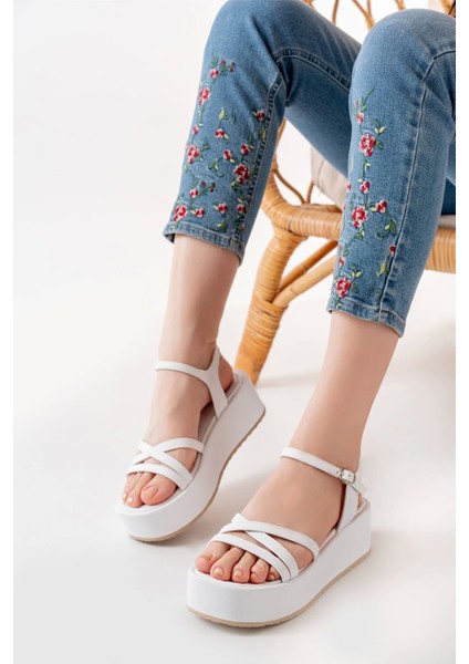 861-1016 Beyaz Dolgu Kadın Sandalet fiyatları