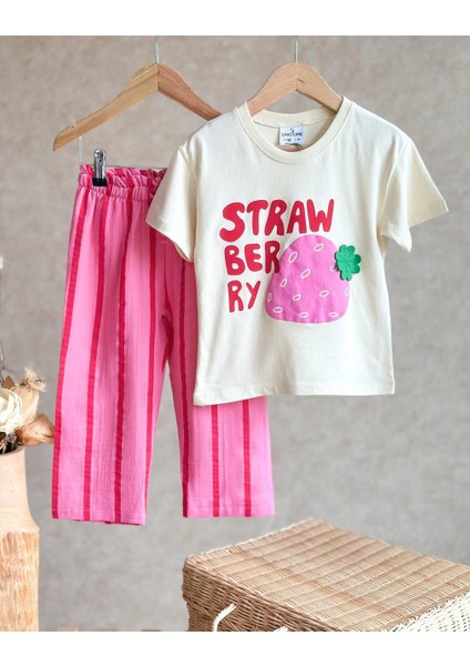 Çilek Strawberry Baskılı Tshirt ve Çizgili Desenli Müslin Pantolonlu Kızçocuk Takım