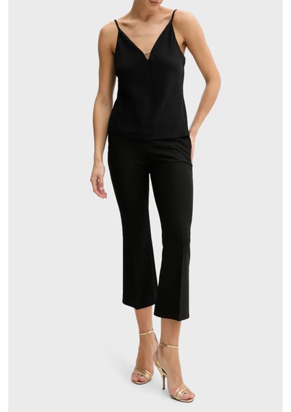 Caroline Regular Fit V Yaka Logolu Top W5GH58WGLD2 Bayan Top W5GH58 Wgld2 Jblk modelleri