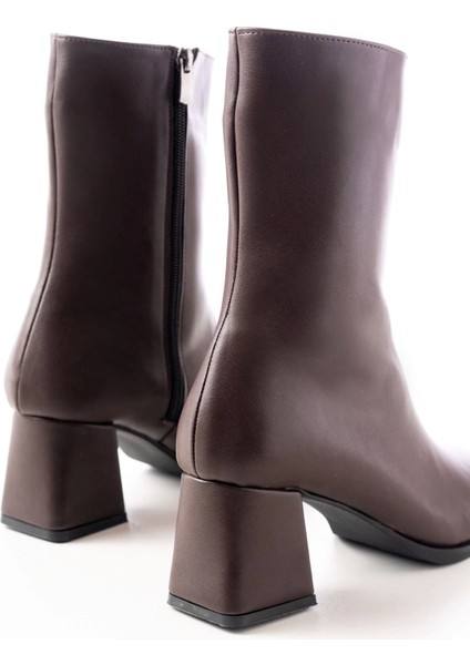 MSK-032 Kahve Topuklu Fermuarlı Kadın Bot modelleri