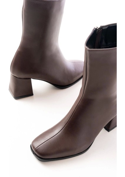 MSK-032 Kahve Topuklu Fermuarlı Kadın Bot indirimleri