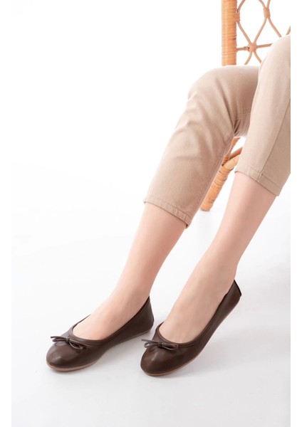 6101 Kahve Günlük Fiyonklu Kadın Babet