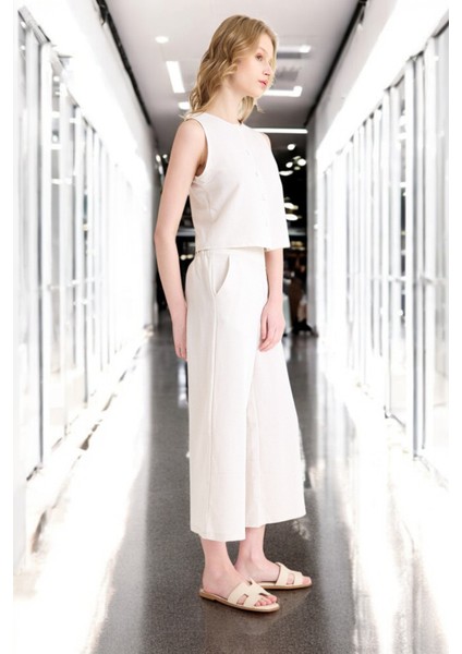 Yazlık Sırt Detaylı Kolsuz Rahat Keten Takım fırsatları