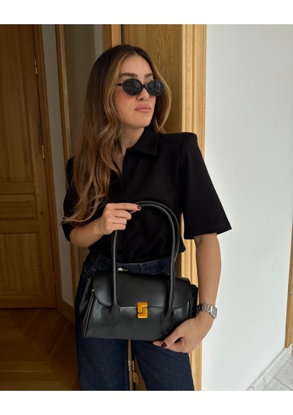 Logolu Yandan Büzgülü Omuz Çantası Siyah modelleri