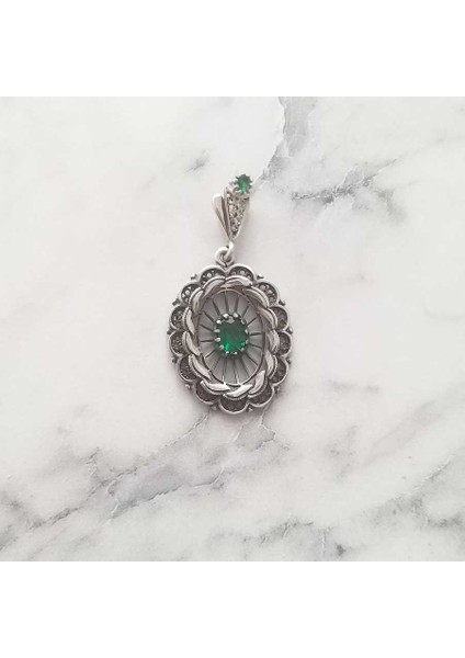 925 Ayar Gümüş Oval Zümrüt Taşlı Kolye Ucu