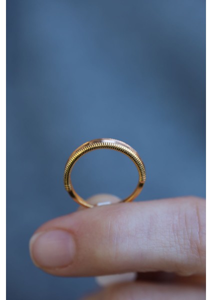 14 Ayar Altın Ajda Yüzük