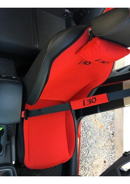 Hyundai I30 Nakışlı Ön Ikili Oto Koltuk Minderi 2 Adet Boyun Yastığı 2 Adet Kemer Pedi Kırmızı
