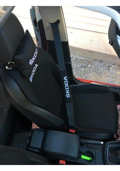 Skoda Nakışlı Ön Ikili Oto Koltuk Minderi 2 Adet Boyun Yastığı 2 Adet Kemer Pedi Siyah
