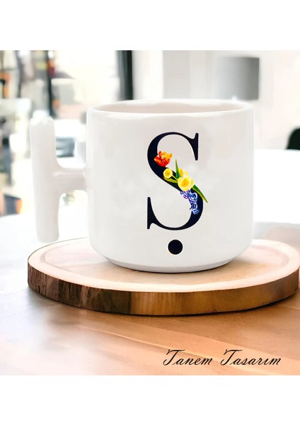 Çiçekli Harf Tasarımlı - T Kulp Kupa