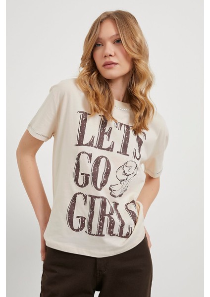 Armalıfe 1786 Western Baskılı Trok Detaylı Bis Yaka Kadın T-Shırt fiyatları