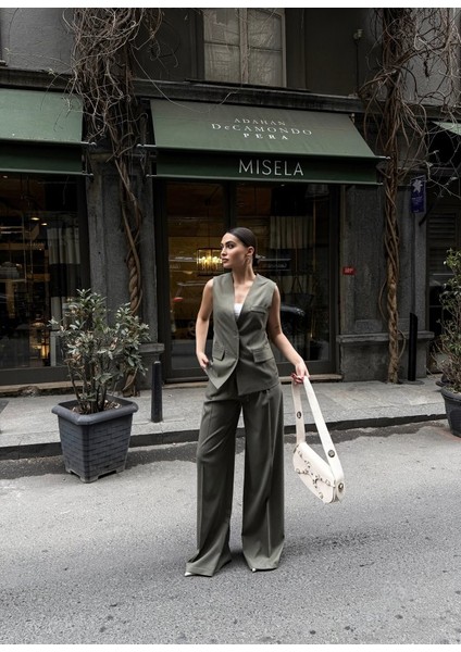 Poly Viscose Arkasi Düğme Ve Kemer Detayli Yelek Pantolon Takim