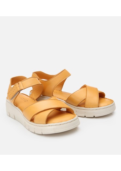 01SAH306860A620 KADIN Deri Mavi Ayarlanabilir Comfort Sandalet fiyatları