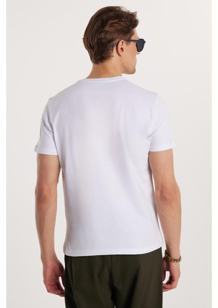 Erkek Slim Fit Dar Kesim %100 Pamuk Yumuşak Dokulu Baskılı Beyaz Bisiklet Yaka Tişört indirimleri