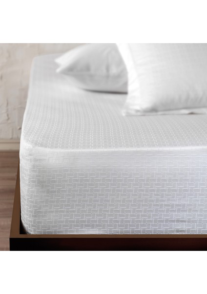 White Collection Logo Pamuk Jakar Saten Çift Kişilik Çarşaf Beyaz