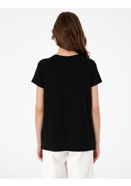 Kadın Siyah Regular Fit Tişört 50305789-VR046