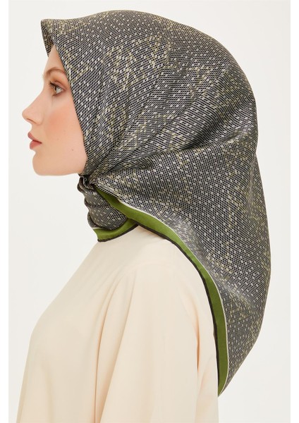 Monogram Desenli Sura Saf İpek Eşarp 9228D 52 modelleri