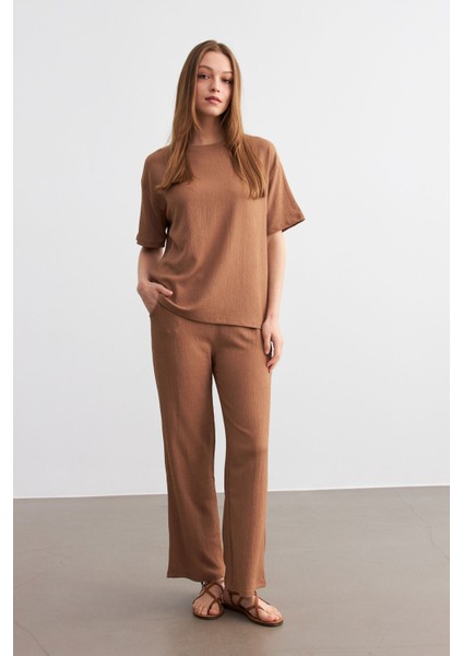 Kadın Camel Bisiklet Yaka Kısa Kollu T-Shirt Pantolonlu Krinkıl Takım
