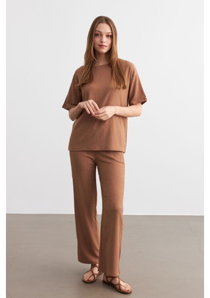 Kadın Camel Bisiklet Yaka Kısa Kollu T-Shirt Pantolonlu Krinkıl Takım