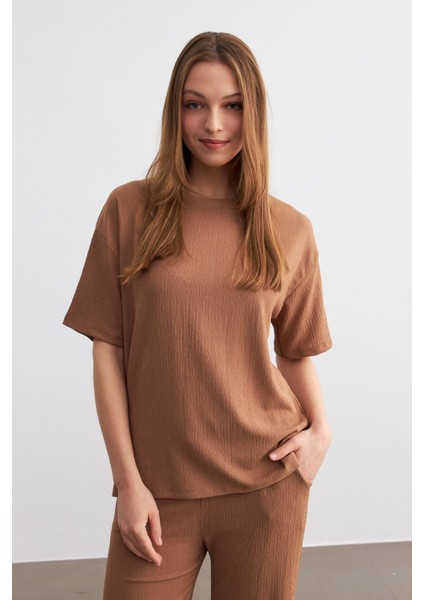 Kadın Camel Bisiklet Yaka Kısa Kollu T-Shirt Pantolonlu Krinkıl Takım