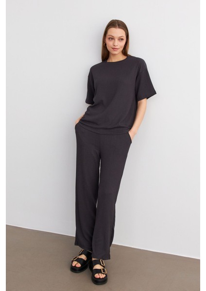 Kadın Antrasit Bisiklet Yaka Kısa Kollu T-Shirt Pantolonlu Krinkıl Takım modelleri
