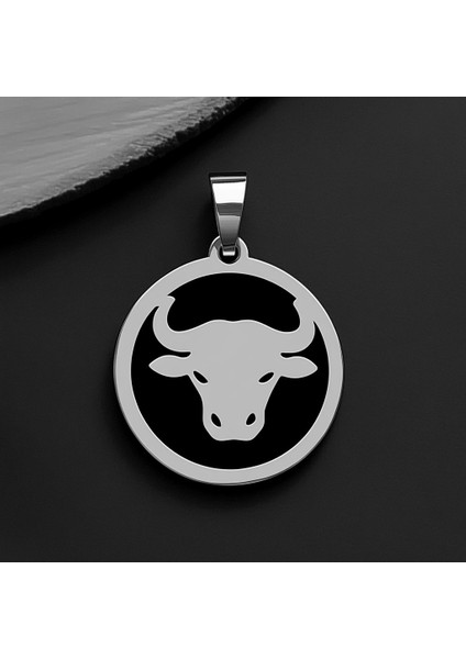 925 Ayar Gümüş Kolye Boğa SM3120