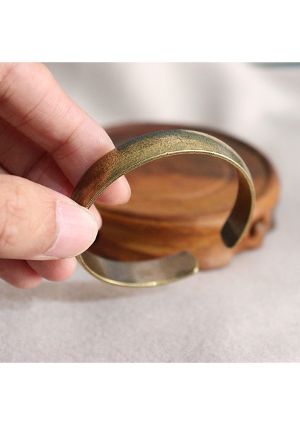 Leopar Bileklik Kadınlar Için Vintage Bakır Geometrik Açılı Bilezik Takı Pirinç Basit Moda Ayarlanabilir Erkek Bilezikler Antika Metal Bilezikler (Yurt Dışından) fiyatları