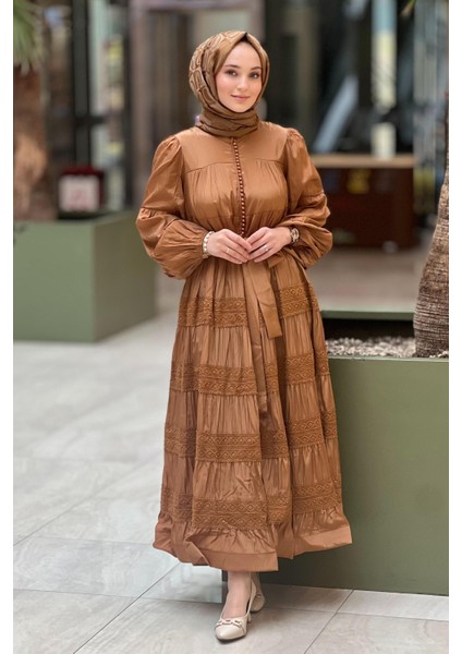 Boydan Inci Düğmeli Dantel Elbise