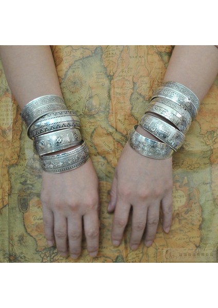 4- Retro Yeni Çingene Kare Çiçek Metal Tibet Gümüşü Retro Moda Kol Bileziği Kadınlar Için Noel Hediyesi (Yurt Dışından) modelleri