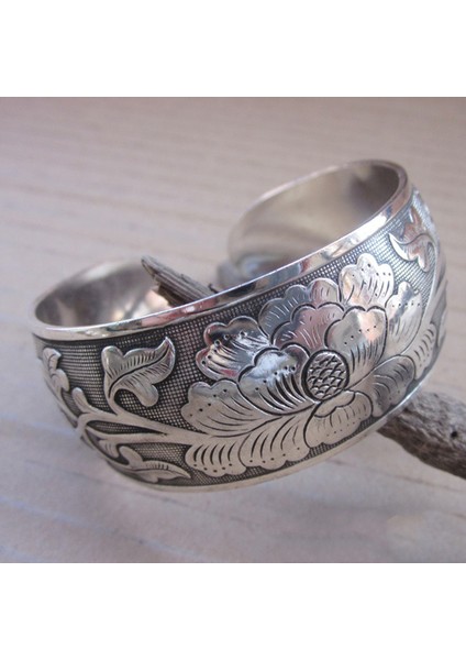 A Çin Vintage Gümüş Tibet Bilezik Oymalı Geniş Bilezik Fil Kaplumbağa Çiçek Vintage Şanslı Kadınlar Için Etnik Takı (Yurt Dışından)