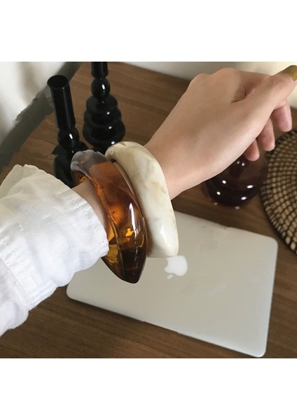 Bilezik-No 1 Kadınlar Için Yeni Şık Stil Bilezik Hediye Takı Bilandi Vintage Reçine Akrilik Geometrik Düzensiz Kare Fasetli Bilezik (Yurt Dışından) fırsatları