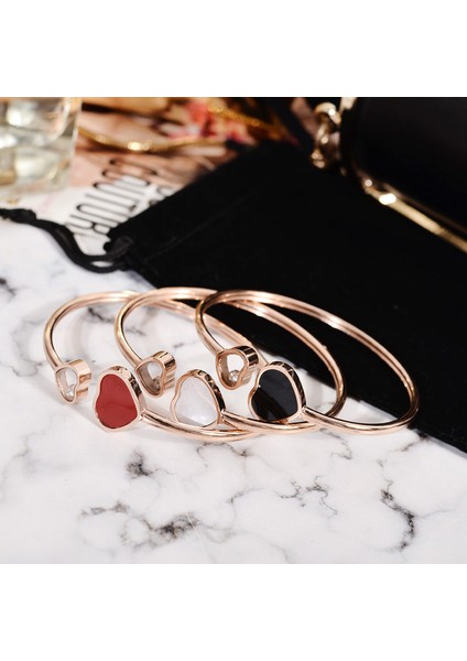Siyah Yun Ruo Sıcak Satış Titanyum Çelik Takı Siyah Kırmızı Beyaz Kabuk Kalp Açık Bilezik Gül Altın Renk Kadın Doğum Günü Hediyesi Solmaz (Yurt Dışından) fiyatları