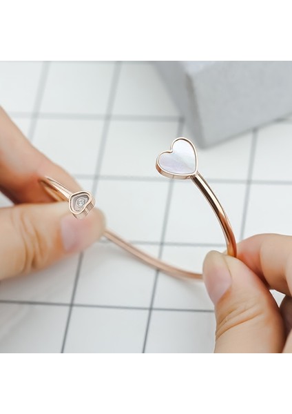 Siyah Yun Ruo Sıcak Satış Titanyum Çelik Takı Siyah Kırmızı Beyaz Kabuk Kalp Açık Bilezik Gül Altın Renk Kadın Doğum Günü Hediyesi Solmaz (Yurt Dışından) indirimleri