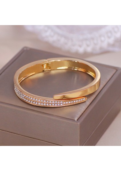 58-60MM Tarzı Altın Rengi Kadınlar Için Trend Geometri Yuvarlak Bilezikler ve Bilezikler Şık Kristal Kolluk Gül Altın Renkli Bilezikler Kadın Takı Aksesuarı (Yurt Dışından) fiyatları