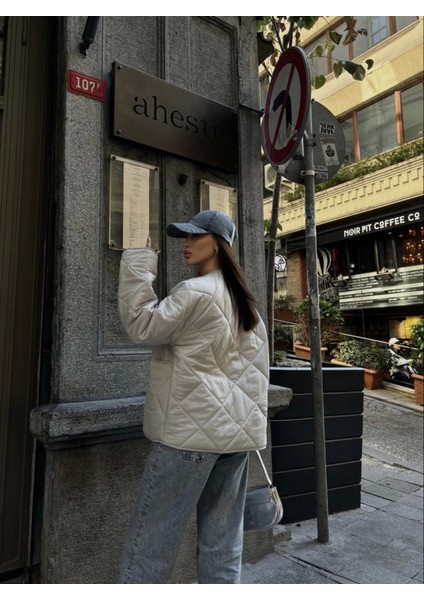 AYDOGANTICARET44 Cıt Cıt Detaylı Çepli Ceket Mont- Beyaz fırsatları