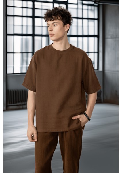 Rahat Kalıp Müslin Kumaş Erkek T-Shirt - Kahve indirimleri