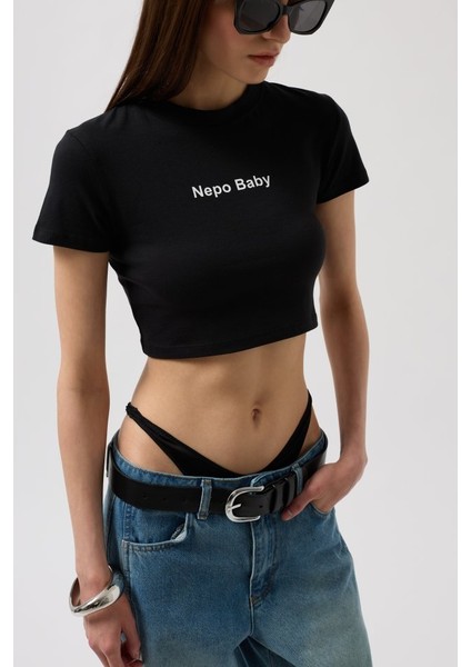 AYDOGANTICARET44 Nepo Baskılı Crop T-Shirt